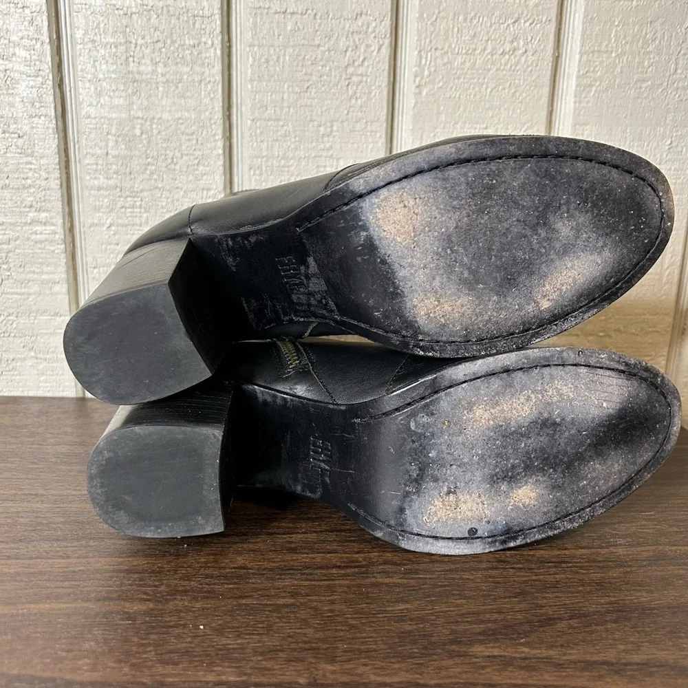 Frye Nora Heeled Ankle Boots in Black, size 8.